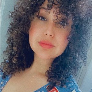 Meet your Posher, Elizabeth